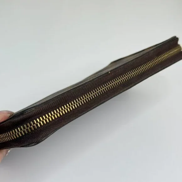 Louis Vuitton Damier Ebene Large Wallet Classic Brown Checkered Design Zippered - Picture 7 of 8